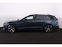 Volvo V60 B4 Ultra Dark - Panorama/schuifdak - IntelliSafe Assist & Surround - 360º Camera - Harman/Kardon audio - Verwarmde voorstoelen, stuur & achterbank - Parkeersensoren voor & achter - Elektr. bedienb. voorstoelen met geheugen - Head up display - Draadloze tel. lader - Extra getint glas - 19' LMV