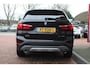 BMW X1 (f48) sDrive20i Aut *Orange Edition* | Trekhaak | Cruise & Climate Control | Camera | Stoel verwarming | Navigatie | Leder | Privacy | PDC | Orig.NL |