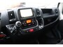 Peugeot Boxer 2.2 BlueHDI 140PK L3H2 / NAVI / CLIMA / LED / PDC / / 17" LMV / TREKHAAK / SIDEBARS / OPRIJPLAAT / 1E EIGENAAR / NIEUWSTAAT !!