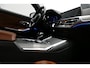 BMW 3-Serie Touring 330e xDrive M Sport / M340i Diffuser / Black Diamond M Grill / M340i M Sport bumper pakket / Schuif-/kanteldak / Elektr. verstelbare voorstoelen (links met memory) / Stoelverwarming / Apple Carplay - Android Auto / Achteruitrijcamera / Trekhaak (zwenkbaar) / Luxe lederen bekleding / 19'' LMV / Shadow Line / Full LED / Cruise Control / Draadloze telefoonlader