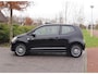 Volkswagen Up! 1.0 take up! | Cruise Control | Elektrische ramen | Airco |