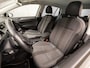 Volkswagen Golf 1.2 TSI Sportline Automaat (APPLE CARPLAY, NAVIGATIE, CLIMATE, XENON, STOELVERWARMING, LM VELGEN, SPORTSTOELEN, GETINT GLAS, PARKEERSENSOREN, LEDER STUURWIEL, NIEUWSTAAT)