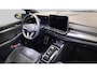 Volkswagen Golf 1.5 eTSI Automaat R-Line Edition | Demo | LED Matrix | 18" York velgen |