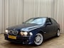 BMW 5-Serie 525i INDIVIDUAL / M-Sport / TOLEDOBLAU MET. / Schuif-Kanteldak / Leder / Memory / Stoelverwarming / Navigatie / Cruise / 17'' LMV