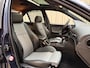 BMW 5-Serie 525i INDIVIDUAL / M-Sport / TOLEDOBLAU MET. / Schuif-Kanteldak / Leder / Memory / Stoelverwarming / Navigatie / Cruise / 17'' LMV