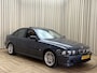 BMW 5-Serie 525i INDIVIDUAL / M-Sport / TOLEDOBLAU MET. / Schuif-Kanteldak / Leder / Memory / Stoelverwarming / Navigatie / Cruise / 17'' LMV