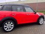 MINI Countryman Mini 1.6 Cooper Pepper 122PK! Stoelverwarming l Airco l 17'LMV l Two tone zwart dak! DEALER OH l TOPSTAAT!