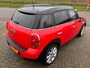 MINI Countryman Mini 1.6 Cooper Pepper 122PK! Stoelverwarming l Airco l 17'LMV l Two tone zwart dak! DEALER OH l TOPSTAAT!