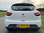 Renault Clio 1.2 16V met navigatie en stoelverwarming