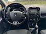 Renault Clio 1.2 16V met navigatie en stoelverwarming