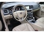 Volvo V60 Cross Country 2.0 D3 Summum Business Lederen interieur, Schuif- kanteldak, Cruise control, Navigatie, Voorstoelen en achterbank verwarmbaar