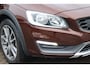 Volvo V60 Cross Country 2.0 D3 Summum Business Lederen interieur, Schuif- kanteldak, Cruise control, Navigatie, Voorstoelen en achterbank verwarmbaar