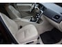 Volvo V60 Cross Country 2.0 D3 Summum Business Lederen interieur, Schuif- kanteldak, Cruise control, Navigatie, Voorstoelen en achterbank verwarmbaar