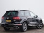Volkswagen Touareg 3.0 TDI Exclusive Series | Luchtvering | Trekhaak (3500kg) | Panoramadak | Dealer onderhouden | Leder | Camera |