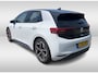Volkswagen ID.3 First Plus 58 kWh / SOH 91,6% / Trekhaak / Camera / Keyless / Matrix LED / Interieurvoorverwarming / 19'' / DAB / 19'' / Navigatie / ACC