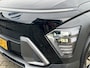 Hyundai Kona 1.6 GDI 141pk HEV Comfort Smart | Camera | Draadloos carplay | Climate control | Adaptive cruise control | Dodehoekdetectie | Elektrische achterklep | Full Led koplampen | 18'' velgen | Stuurverwarming | Stoelverwarming