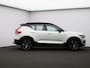 Volvo XC40 Recharge P8 AWD R-Design / Trekhaak / Panoramadak / Lederen Bekleding / 20" Wielen / Stoel+Stuurverwarming / All-Season Banden /