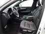 Volvo XC40 Recharge P8 AWD R-Design / Trekhaak / Panoramadak / Lederen Bekleding / 20" Wielen / Stoel+Stuurverwarming / All-Season Banden /