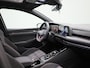 Volkswagen Golf 2.0 TSI GTI 245 PK | Panoramadak | 19 Inch | Stoelverwarming | Digital Cockpit Pro | Navigatie | Keyless Advanced | LED Matrix | Harman Kardon | Achteruitrijcamera