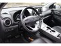 Hyundai Kona Electric EV Premium 64 kWh | NL-AUTO! | LEDER | CAMERA | DODE HOEK | ADAPTIVE CRUISE | ELEKTR. STOEL | STOELVERWARMING | PARK SENS V+A | PRACHTIGE STAAT!
