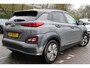 Hyundai Kona Electric EV Premium 64 kWh | NL-AUTO! | LEDER | CAMERA | DODE HOEK | ADAPTIVE CRUISE | ELEKTR. STOEL | STOELVERWARMING | PARK SENS V+A | PRACHTIGE STAAT!