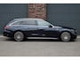 Mercedes-Benz E-klasse Estate 300 e Premium+ AMG Line | Airmatic | Hyperscreen | Distronic+ | Memory | Massage | Burmester | Stoelventilatie | 3D-Display | HUD | Verwarmd Stuurwiel | Trekhaak | Digital Light |