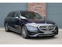 Mercedes-Benz E-klasse Estate 300 e Premium+ AMG Line | Airmatic | Hyperscreen | Distronic+ | Memory | Massage | Burmester | Stoelventilatie | 3D-Display | HUD | Verwarmd Stuurwiel | Trekhaak | Digital Light |