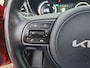 Kia e-Niro DynamicPlusLine 64 kWh | Stoel en stuurverwarming | Navigatie | Camera | Adaptieve cruise control | Schuifdak | Apple Carplay / Android Auto | Parkeersensoren voor en achter |