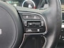 Kia e-Niro DynamicPlusLine 64 kWh | Stoel en stuurverwarming | Navigatie | Camera | Adaptieve cruise control | Schuifdak | Apple Carplay / Android Auto | Parkeersensoren voor en achter |