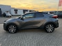 Toyota C-HR 1.8 Hybrid 140 Team Player BI-TONE RIJKLAAR MET GARANTIE