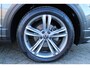 Volkswagen T-Roc 1.5 TSI 150pk R-Line DSG Automaat Navigatie by APP / Panorama dak / LM 18 inch / Park Assist / Camera / Elektr klep
