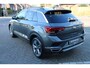 Volkswagen T-Roc 1.5 TSI 150pk R-Line DSG Automaat Navigatie by APP / Panorama dak / LM 18 inch / Park Assist / Camera / Elektr klep
