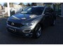 Volkswagen T-Roc 1.5 TSI 150pk R-Line DSG Automaat Navigatie by APP / Panorama dak / LM 18 inch / Park Assist / Camera / Elektr klep