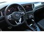 Volkswagen T-Roc 1.5 TSI 150pk R-Line DSG Automaat Navigatie by APP / Panorama dak / LM 18 inch / Park Assist / Camera / Elektr klep
