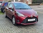 Toyota Yaris 1.5 VVT-i 111pk Active | Trekhaak, Rood parelmoer, Parkeercamera, Cruise control, Climate control