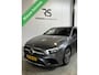 Mercedes-Benz A-klasse 180 Buss Solution AMG | Navi | LED | Camera | CarPlay | Cruise | Virtual | Keyless | PDC | Sfeerverl | Org NLD |