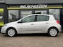 Renault Clio 1.2 Collection met Airco !!! Navigatie !!! Cruise !!! Nieuwe apk !!!