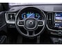 Volvo XC60 2.0 T6 Plug-in hybrid AWD R-Design | Long Range | Trekhaak | Panoramadak | 21" velgen | Adaptive cruise control | Stoel- en stuurwielverwarming | Achteruitrijcamera | Getint glas |