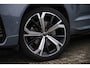 Volvo XC60 2.0 T6 Plug-in hybrid AWD R-Design | Long Range | Trekhaak | Panoramadak | 21" velgen | Adaptive cruise control | Stoel- en stuurwielverwarming | Achteruitrijcamera | Getint glas |
