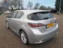 Lexus CT 200h Luxury Line keurig nette maar ook luxe goed onderhouden Lexus met een mooie kilometerstand!