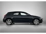 Mercedes-Benz A-klasse 250 e Business Solution AMG Limited 5 Spaaks lichten metalen | MBUX wide screen | Navigatie | Parking support met camera achter | Inclusief 24 maanden MB Certified garantie voor Europa.