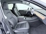 Tesla Model Y Performance 534pk 0-100 3,8 sec. Trekhaak AWD 78,1kWh Warmte-pomp FSD-Comp.3 AutoPilot Carbon-Spoiler Elekr.Achterklep AMD-Ryzen-infot. Premium-HiFi Pano.dak Camera Leer Adaptive-Cruise+Stop&Go Park-Assist PDC-a+v Wifi Ecc Dual Motor Long Range 3xCamera Navi LED ACC DAB Voorverwarmen interieur en Keyless via App One-Pedal-Drive Rode Remklauwen Garantie op Accu 03-02-2031 maz. 192.000km max. 250Kw laadvermogen !
