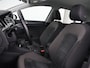 Volkswagen Golf 1.0 TSI Comfortline | Stoelverwarming | Carplay | Massage | Adaptive cruise | Navigatie | Parkeerhulp | Climate control | DAB | Regen-/lichtsensor | Bluetooth