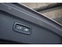 Volvo XC90 T8 AWD Ultra Dark | Verwarmde | Geventileerde en Masserende Voorstoelen | Luchtvering | Panoramadak met Schuif-/Kantelfunctie | 4- Zone Climate Control | Semi-Elektrische Trekhaak | 360º Camera | Gelamineerd en Getint Glas Achter| Bowers & Wilkins |