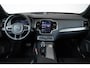 Volvo XC90 T8 AWD Ultra Dark | Verwarmde | Geventileerde en Masserende Voorstoelen | Luchtvering | Panoramadak met Schuif-/Kantelfunctie | 4- Zone Climate Control | Semi-Elektrische Trekhaak | 360º Camera | Gelamineerd en Getint Glas Achter| Bowers & Wilkins |