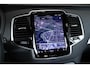 Volvo XC90 T8 AWD Ultra Dark | Verwarmde | Geventileerde en Masserende Voorstoelen | Luchtvering | Panoramadak met Schuif-/Kantelfunctie | 4- Zone Climate Control | Semi-Elektrische Trekhaak | 360º Camera | Gelamineerd en Getint Glas Achter| Bowers & Wilkins |