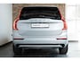 Volvo XC90 T8 AWD Ultra Dark | Verwarmde | Geventileerde en Masserende Voorstoelen | Luchtvering | Panoramadak met Schuif-/Kantelfunctie | 4- Zone Climate Control | Semi-Elektrische Trekhaak | 360º Camera | Gelamineerd en Getint Glas Achter| Bowers & Wilkins |