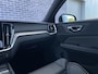 Volvo S60 2.0 B4 Plus Dark | Trekhaak | Adaptive Cruise | 360 Camera | Stoelverwarming V&A | Memory Seats | Standkachel | Actieve Bochtverlichting |