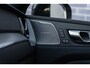 Volvo XC60 T8 Plug-in hybrid AWD Plus Black Edition | Facelift | Adaptieve Cruise Control | Panoramadak | Harman Kardon Audio | 21" Velgen | 360° Parkeercamera | Stoel-/Stuurverwarming | Getint glas |
