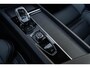 Volvo XC60 T8 Plug-in hybrid AWD Plus Black Edition | Facelift | Adaptieve Cruise Control | Panoramadak | Harman Kardon Audio | 21" Velgen | 360° Parkeercamera | Stoel-/Stuurverwarming | Getint glas |